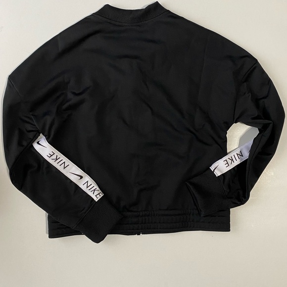 Nike | Girl’s Tracksuit - Picture 4 of 7